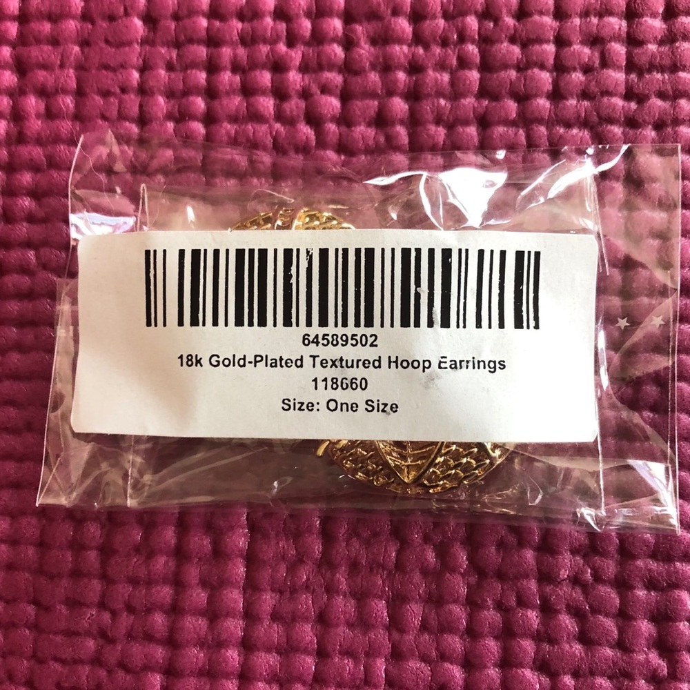 18k Gold Plated Basket Weave Hoops 💛 - Picture 10 of 10